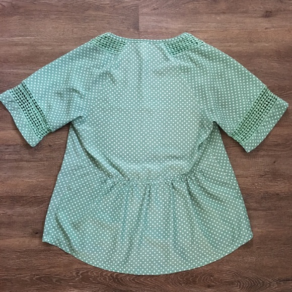NWOT Downeast green/white polka dot flowy shirt - Picture 4 of 6
